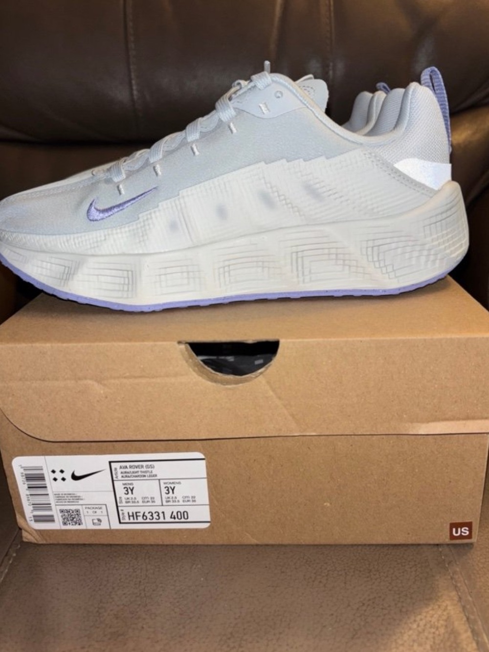 NWB, Nike Ava Rover in "Aura Platinum Tint" Sneakers, Big Kid Size 3Y